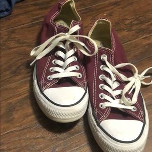 maroon converse size 7